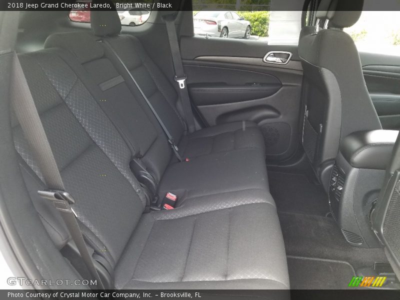 Bright White / Black 2018 Jeep Grand Cherokee Laredo