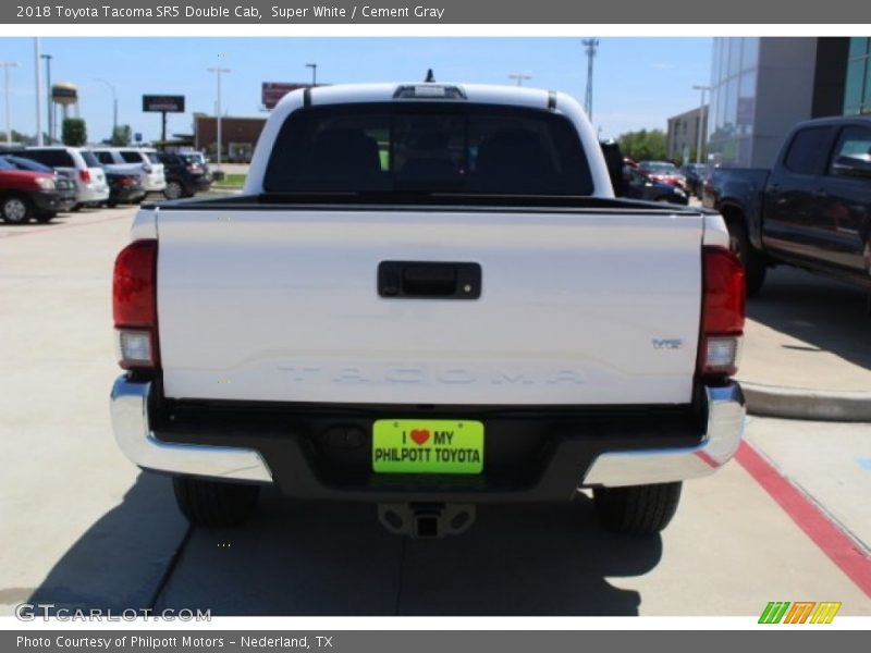 Super White / Cement Gray 2018 Toyota Tacoma SR5 Double Cab