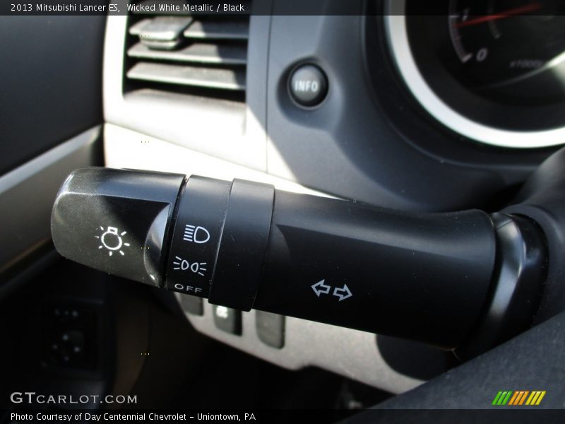 Wicked White Metallic / Black 2013 Mitsubishi Lancer ES