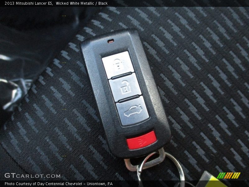 Wicked White Metallic / Black 2013 Mitsubishi Lancer ES