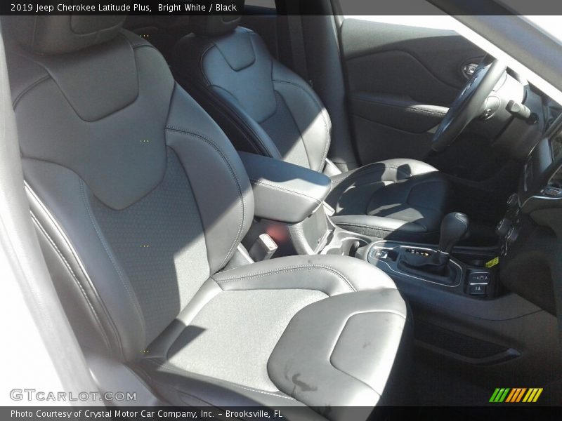 Bright White / Black 2019 Jeep Cherokee Latitude Plus