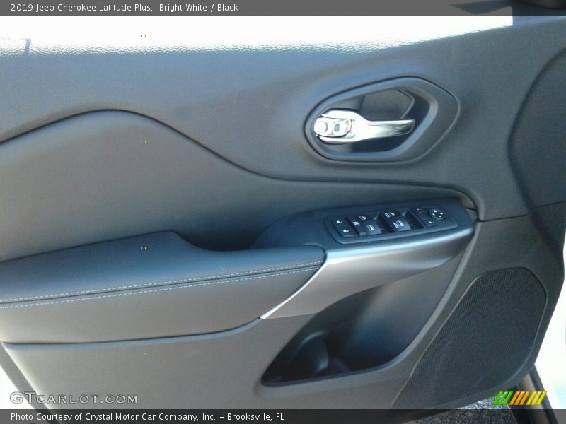 Bright White / Black 2019 Jeep Cherokee Latitude Plus