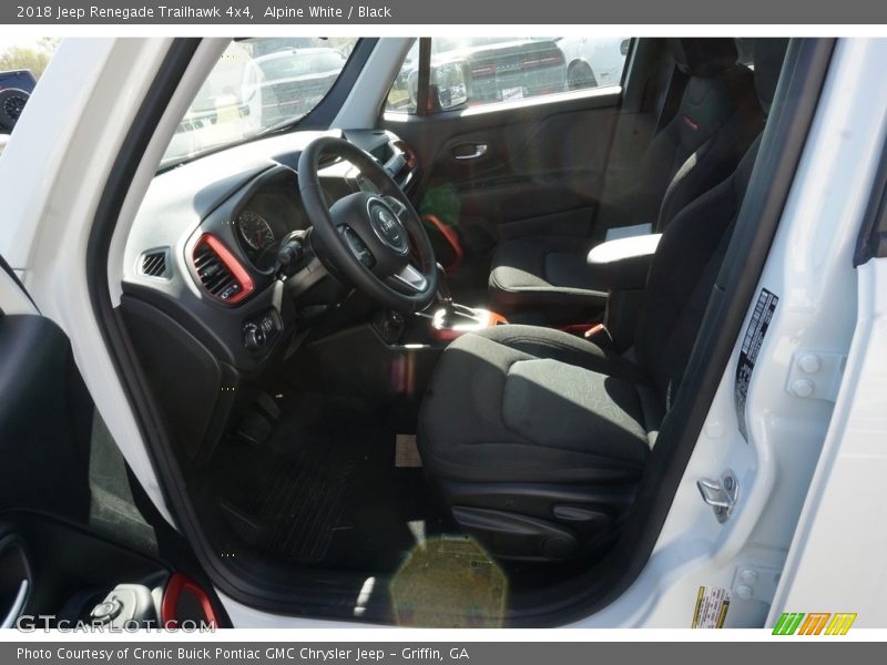 Alpine White / Black 2018 Jeep Renegade Trailhawk 4x4