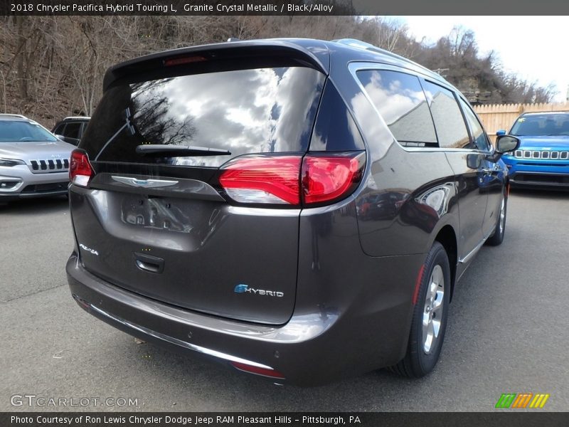 Granite Crystal Metallic / Black/Alloy 2018 Chrysler Pacifica Hybrid Touring L