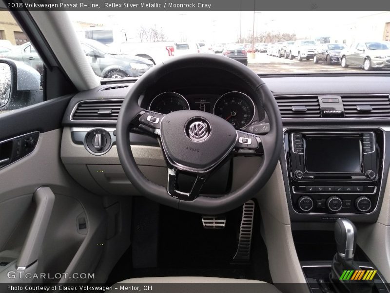 Reflex Silver Metallic / Moonrock Gray 2018 Volkswagen Passat R-Line