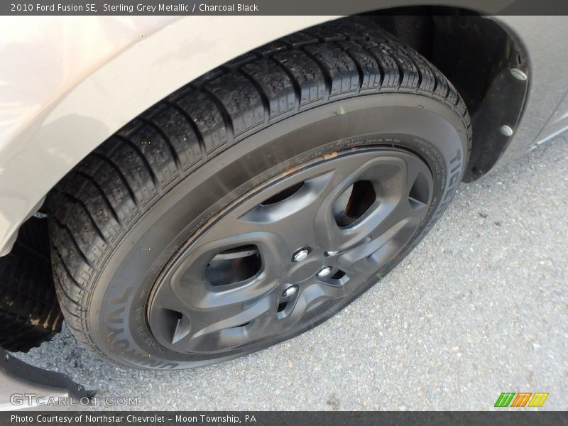 Sterling Grey Metallic / Charcoal Black 2010 Ford Fusion SE
