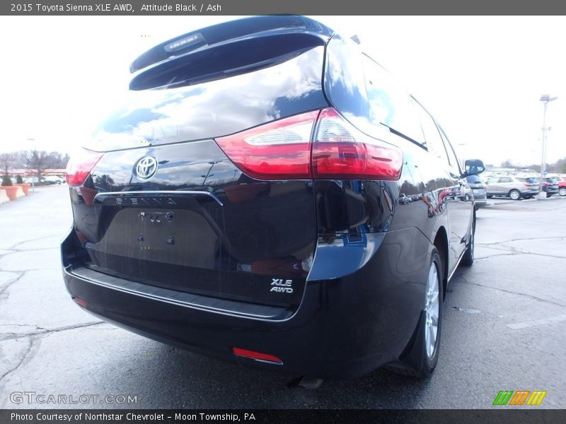 Attitude Black / Ash 2015 Toyota Sienna XLE AWD