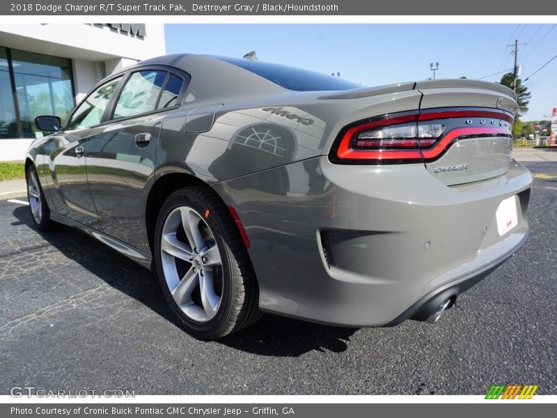Destroyer Gray / Black/Houndstooth 2018 Dodge Charger R/T Super Track Pak