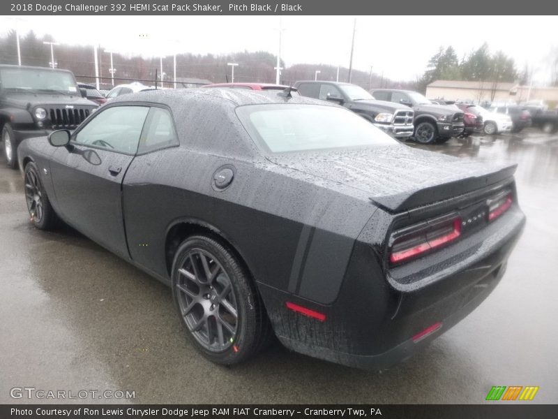 Pitch Black / Black 2018 Dodge Challenger 392 HEMI Scat Pack Shaker