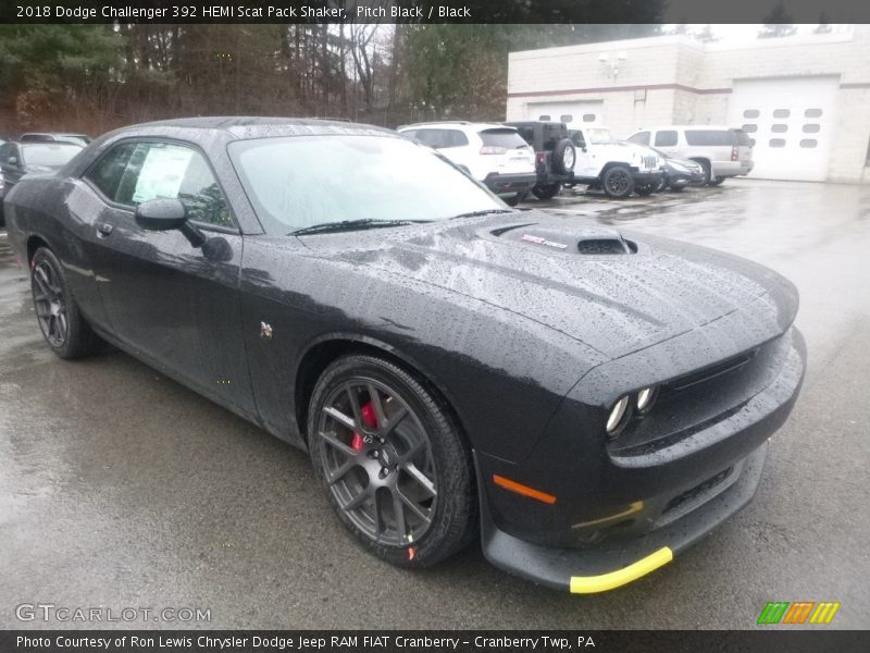 Pitch Black / Black 2018 Dodge Challenger 392 HEMI Scat Pack Shaker