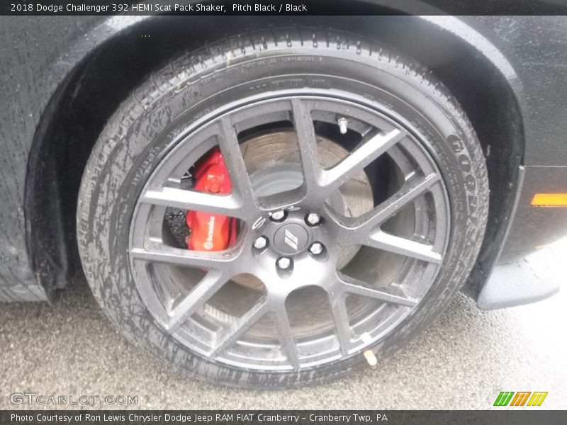 Pitch Black / Black 2018 Dodge Challenger 392 HEMI Scat Pack Shaker