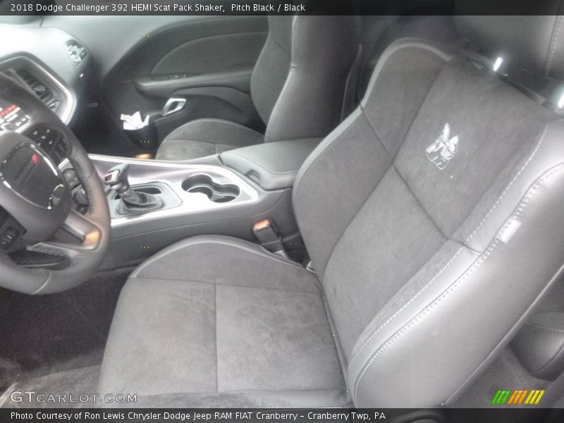 Pitch Black / Black 2018 Dodge Challenger 392 HEMI Scat Pack Shaker