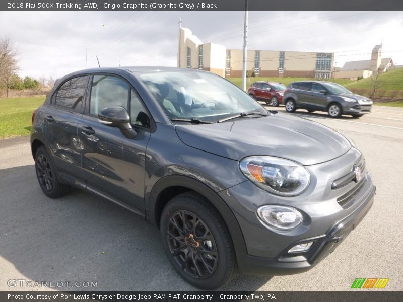 Front 3/4 View of 2018 500X Trekking AWD