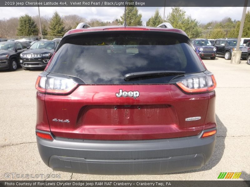 Velvet Red Pearl / Black/Light Frost Beige 2019 Jeep Cherokee Latitude 4x4