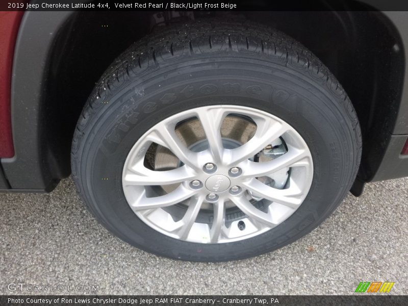 Velvet Red Pearl / Black/Light Frost Beige 2019 Jeep Cherokee Latitude 4x4