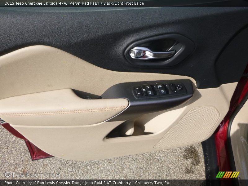 Velvet Red Pearl / Black/Light Frost Beige 2019 Jeep Cherokee Latitude 4x4