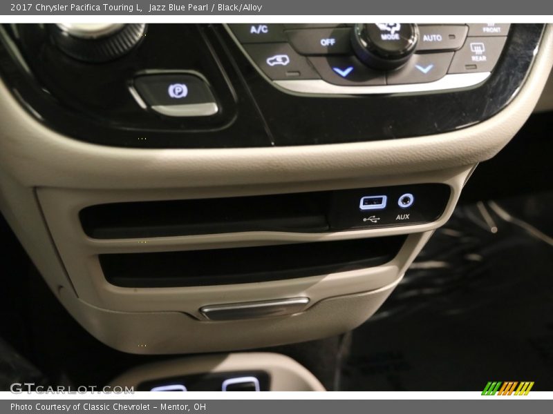 Jazz Blue Pearl / Black/Alloy 2017 Chrysler Pacifica Touring L