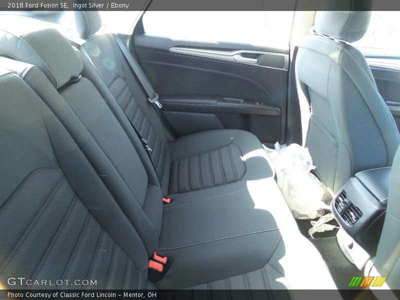 Ingot Silver / Ebony 2018 Ford Fusion SE