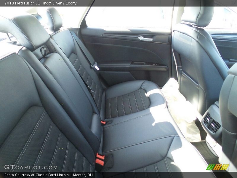 Ingot Silver / Ebony 2018 Ford Fusion SE
