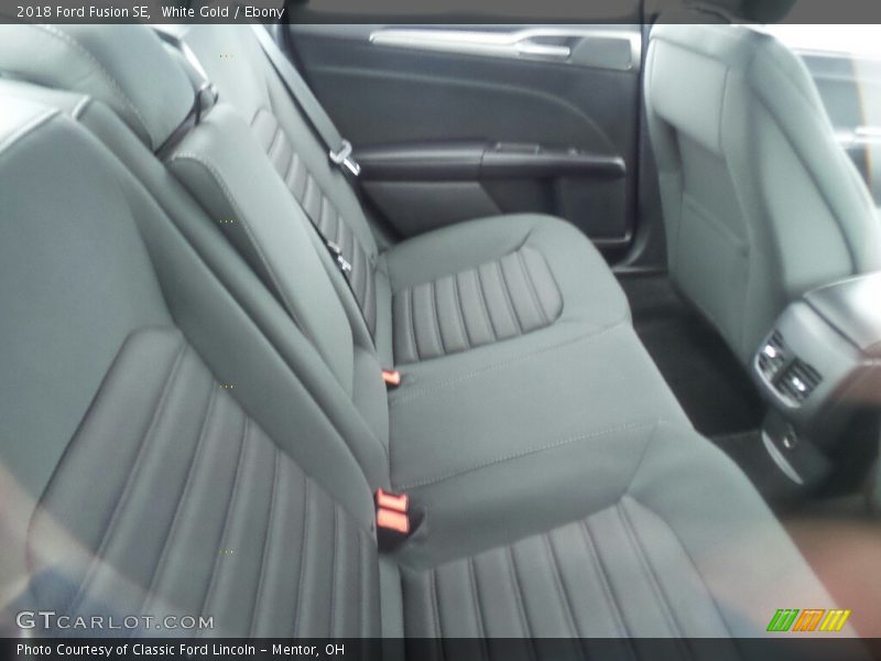 White Gold / Ebony 2018 Ford Fusion SE