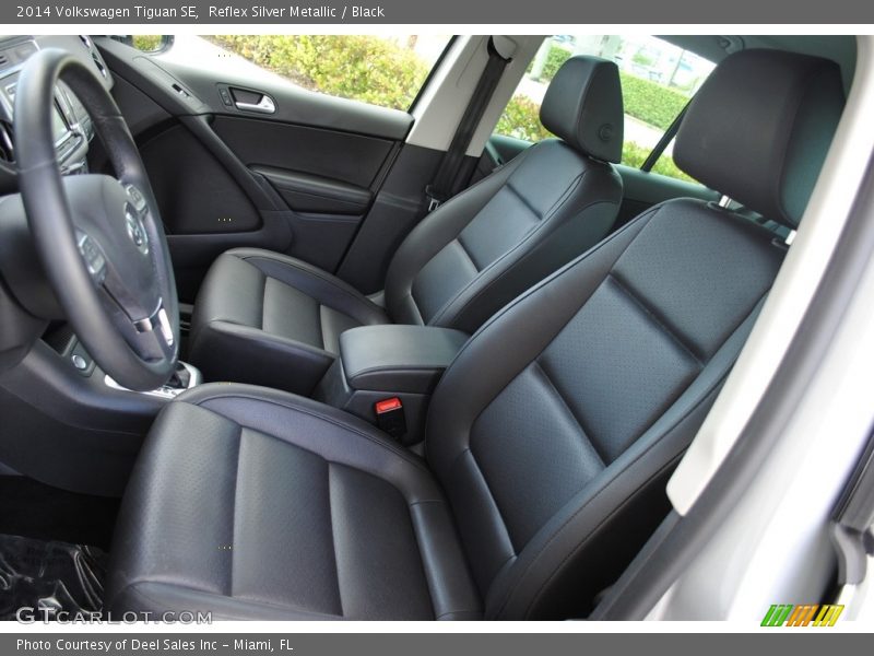 Reflex Silver Metallic / Black 2014 Volkswagen Tiguan SE