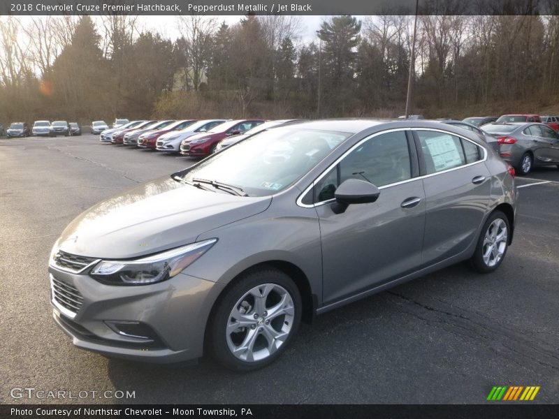 Pepperdust Metallic / Jet Black 2018 Chevrolet Cruze Premier Hatchback