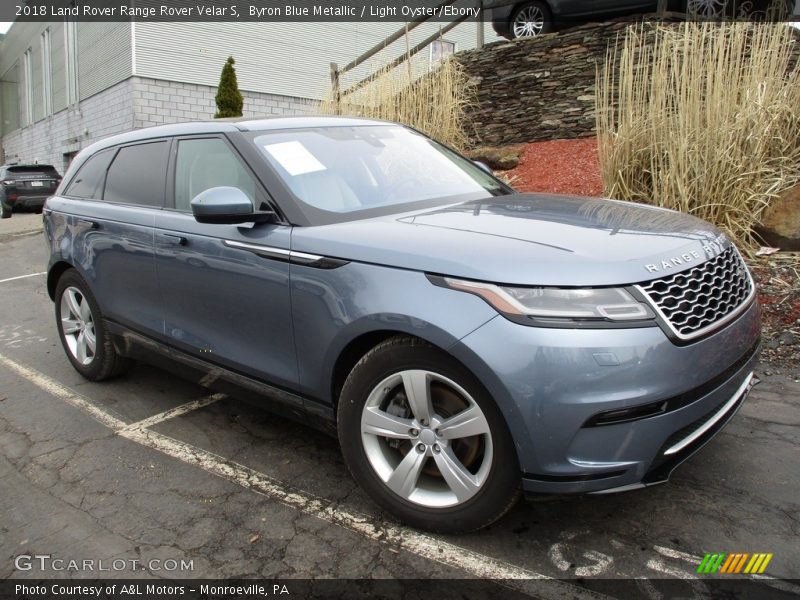 Front 3/4 View of 2018 Range Rover Velar S