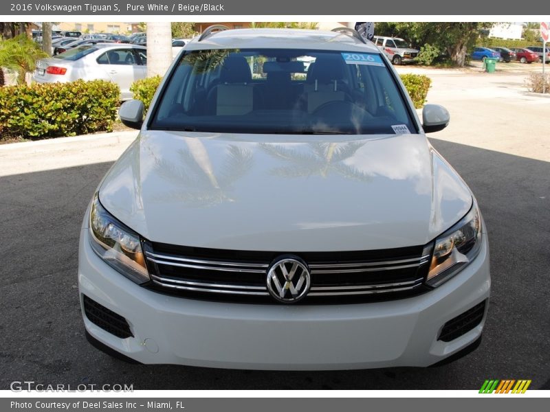 Pure White / Beige/Black 2016 Volkswagen Tiguan S