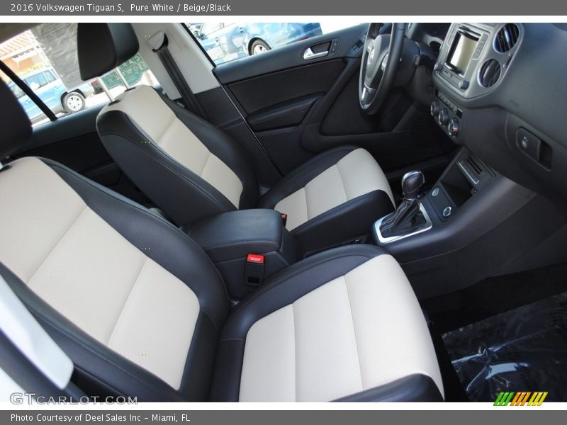 Pure White / Beige/Black 2016 Volkswagen Tiguan S