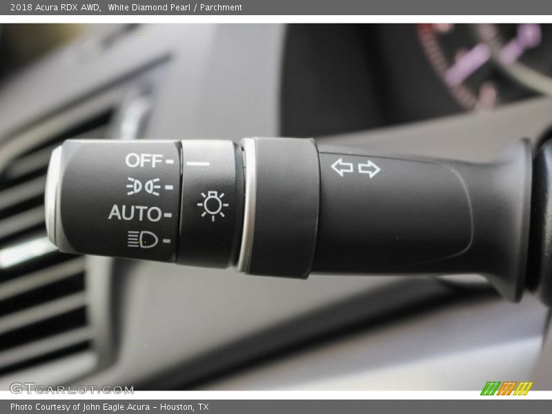 White Diamond Pearl / Parchment 2018 Acura RDX AWD