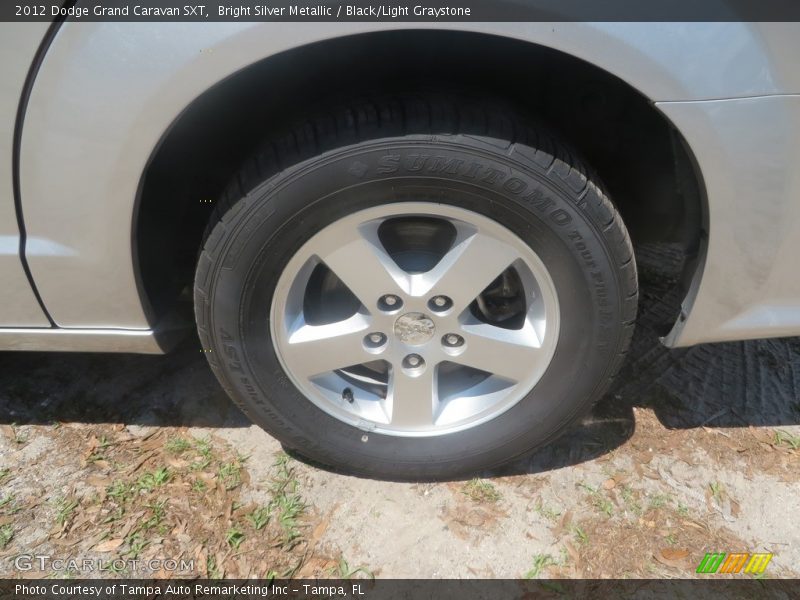 Bright Silver Metallic / Black/Light Graystone 2012 Dodge Grand Caravan SXT