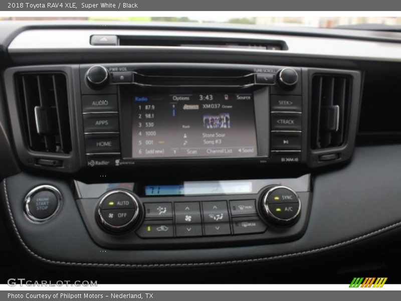 Super White / Black 2018 Toyota RAV4 XLE