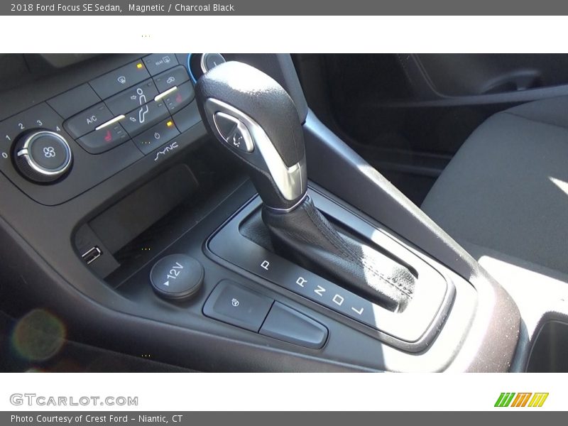 Magnetic / Charcoal Black 2018 Ford Focus SE Sedan