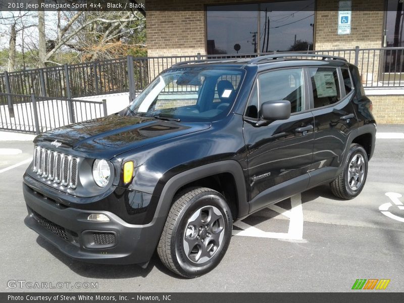 Front 3/4 View of 2018 Renegade Sport 4x4