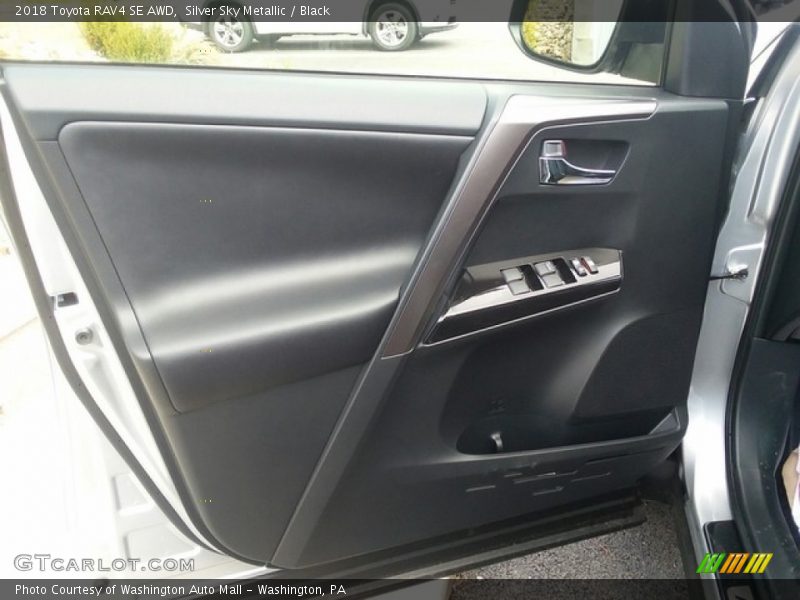Silver Sky Metallic / Black 2018 Toyota RAV4 SE AWD