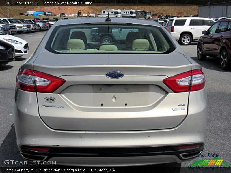 Tectonic Silver Metallic / Dune 2015 Ford Fusion SE