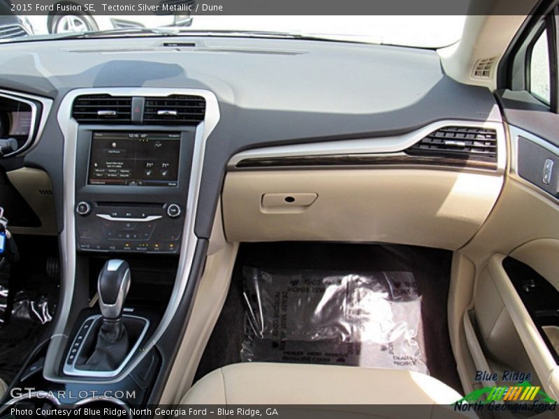 Tectonic Silver Metallic / Dune 2015 Ford Fusion SE