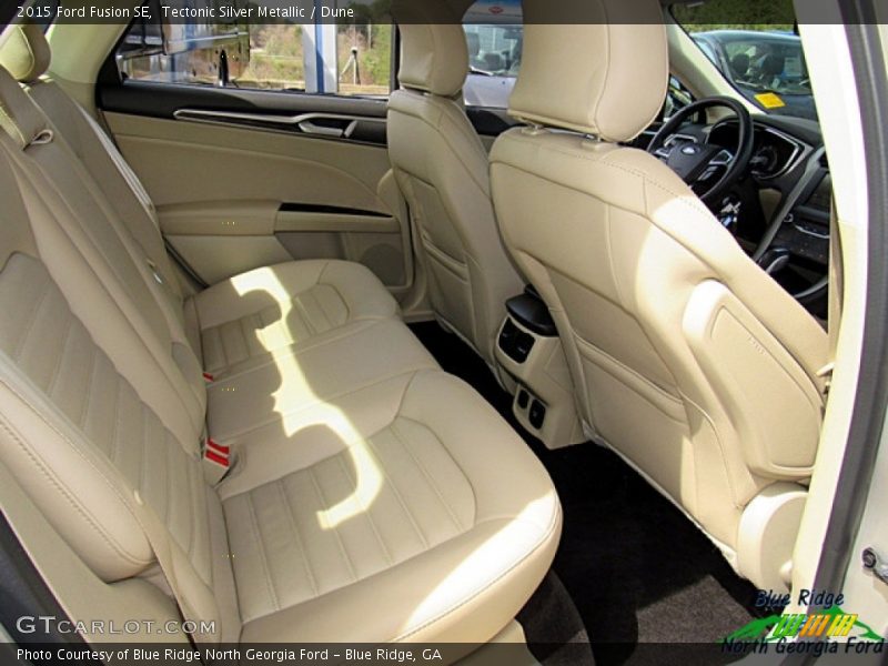 Tectonic Silver Metallic / Dune 2015 Ford Fusion SE