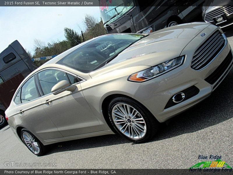 Tectonic Silver Metallic / Dune 2015 Ford Fusion SE
