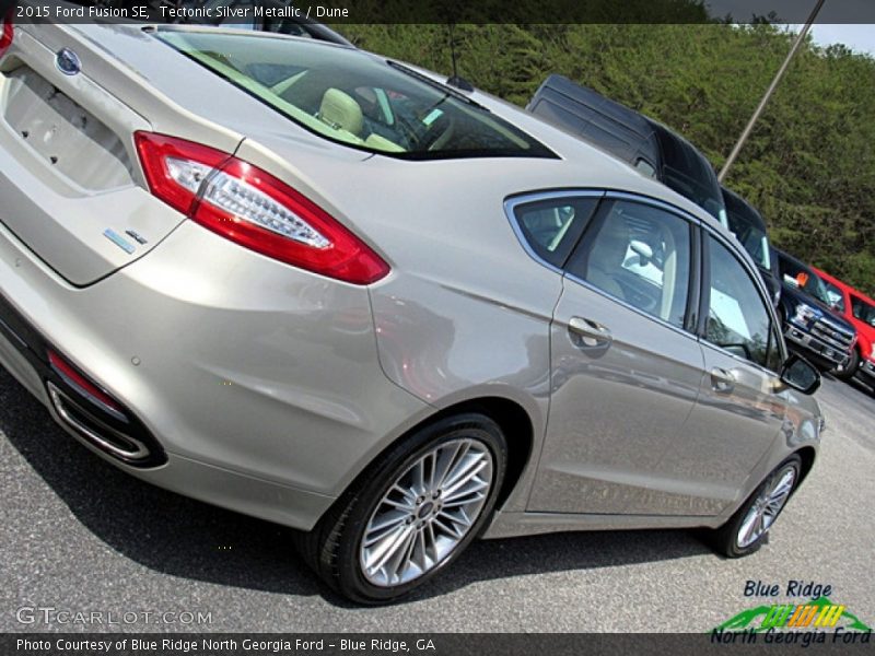 Tectonic Silver Metallic / Dune 2015 Ford Fusion SE