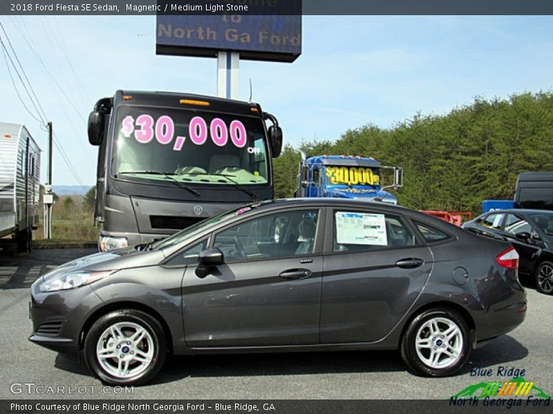 Magnetic / Medium Light Stone 2018 Ford Fiesta SE Sedan