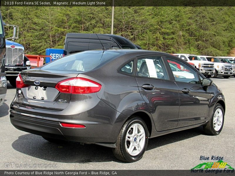 Magnetic / Medium Light Stone 2018 Ford Fiesta SE Sedan