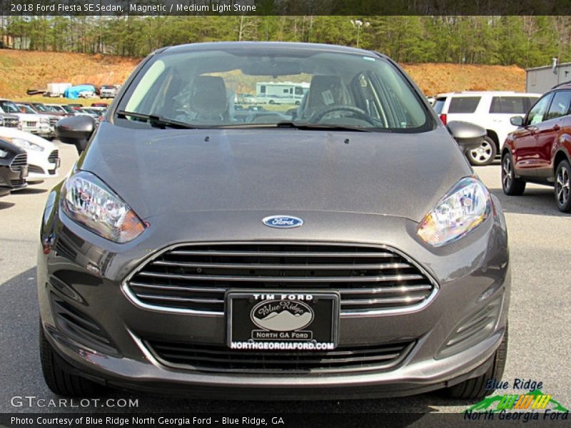 Magnetic / Medium Light Stone 2018 Ford Fiesta SE Sedan