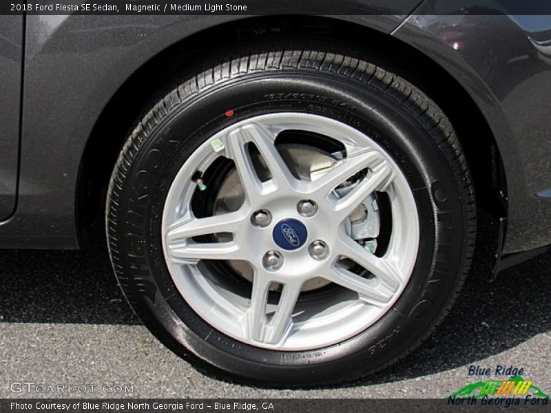 Magnetic / Medium Light Stone 2018 Ford Fiesta SE Sedan
