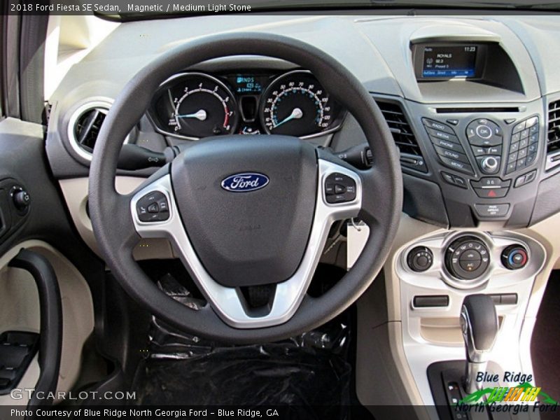 Magnetic / Medium Light Stone 2018 Ford Fiesta SE Sedan