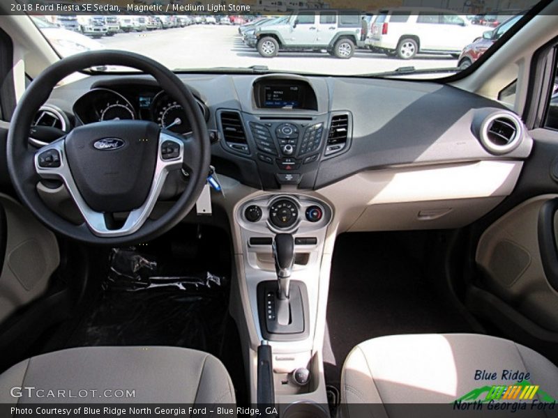 Magnetic / Medium Light Stone 2018 Ford Fiesta SE Sedan