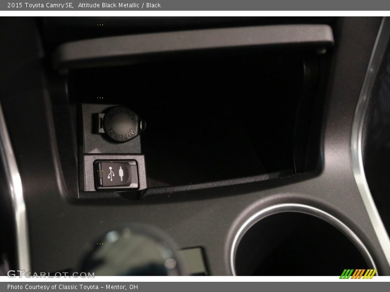 Attitude Black Metallic / Black 2015 Toyota Camry SE