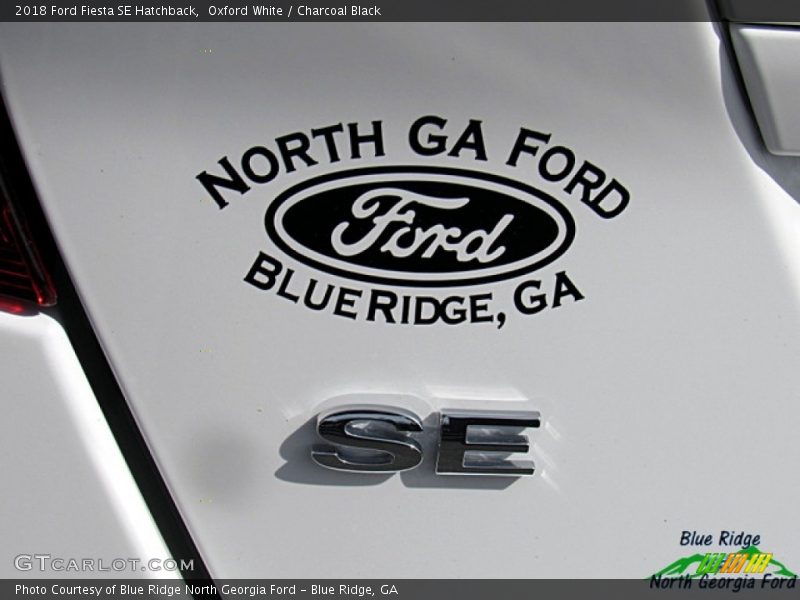 Oxford White / Charcoal Black 2018 Ford Fiesta SE Hatchback