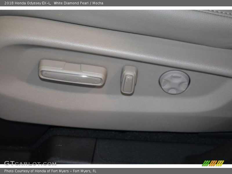 White Diamond Pearl / Mocha 2018 Honda Odyssey EX-L