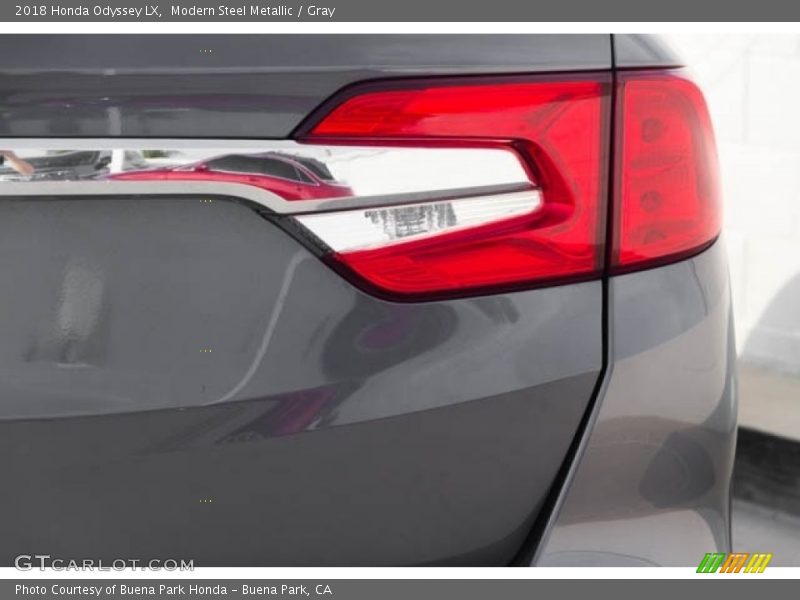 Modern Steel Metallic / Gray 2018 Honda Odyssey LX